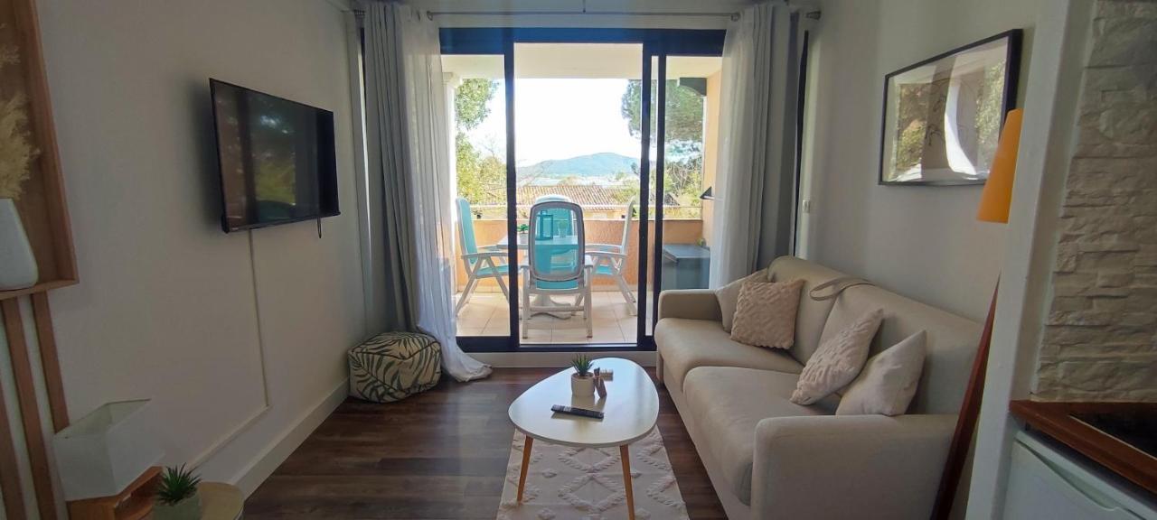Chez Adriana Studio Vue Mer Avec Piscine Grimaud Buitenkant foto